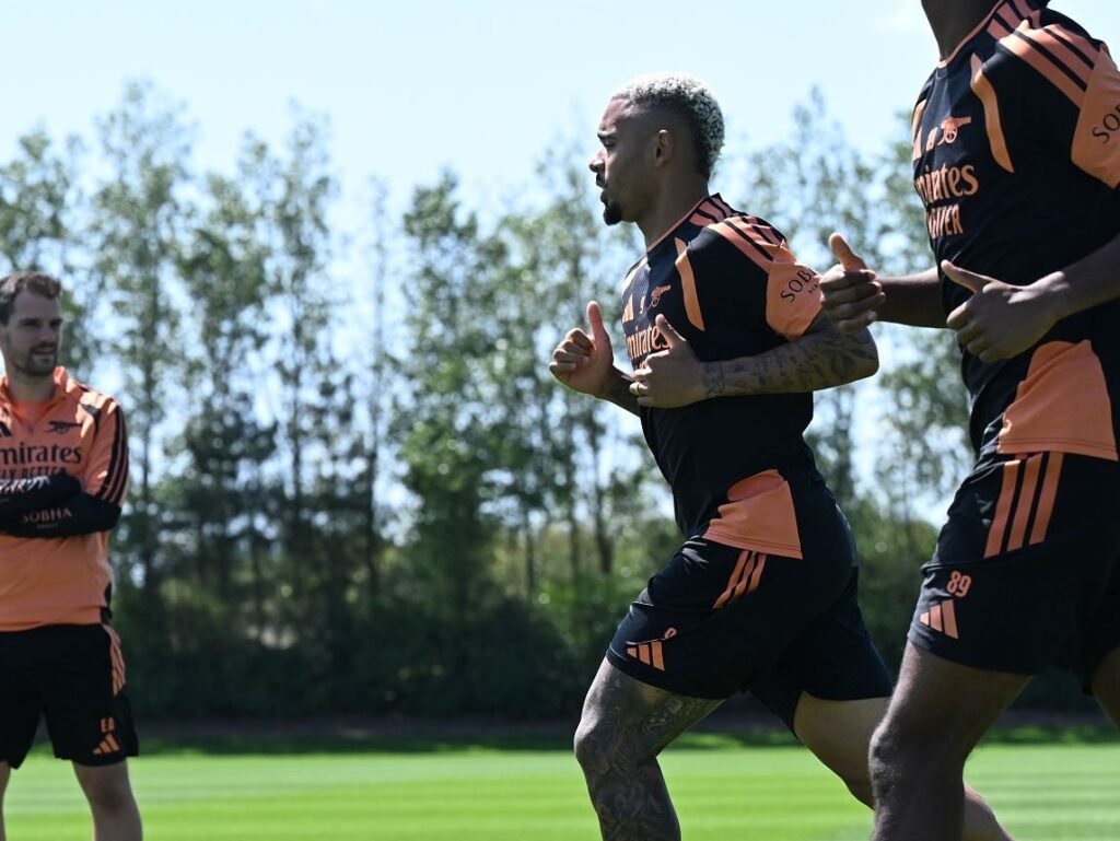 Eneko Angulo in the background during an Arsenal training session (Photo by Stuart MacFarlane via Getty Images)