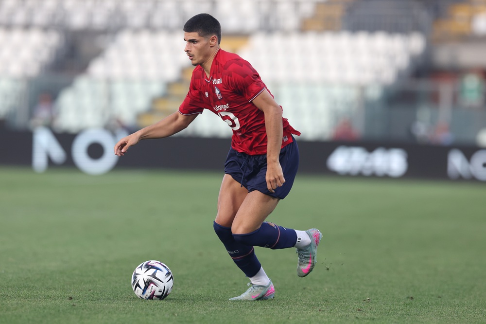 Ligue 1 club chief rejects transfer request from Arsenal target 1 Matias Fernandez-Pardo of Lille in action during the friendly match between Como and Lille at Giuseppe Sinigaglia Stadium on July 18, 2025 in Como,...