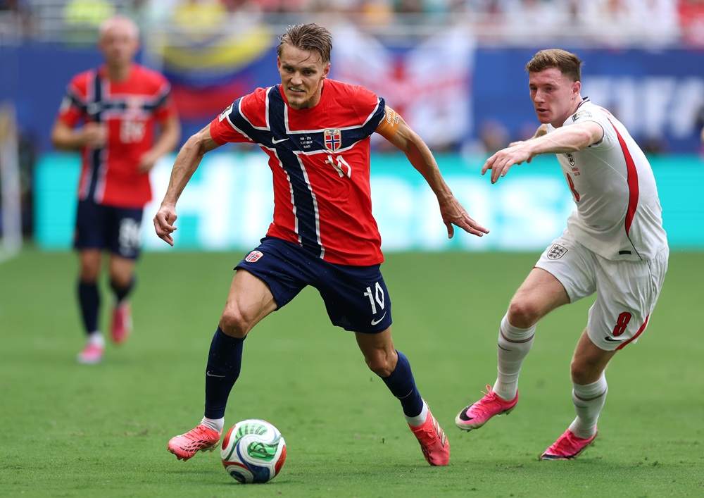 Odegaard set Arsenal World Cup record before elimination 2 Martin Odegaard #10 of Norway controls the ball against Elliot Anderson #8 of England during the FIFA World Cup 2026 Quarter Final match between Norway and England at Miami Stadium on July 11, 2026 in Miami Gardens, Florida. (Photo by Dan Mullan/Getty Images)