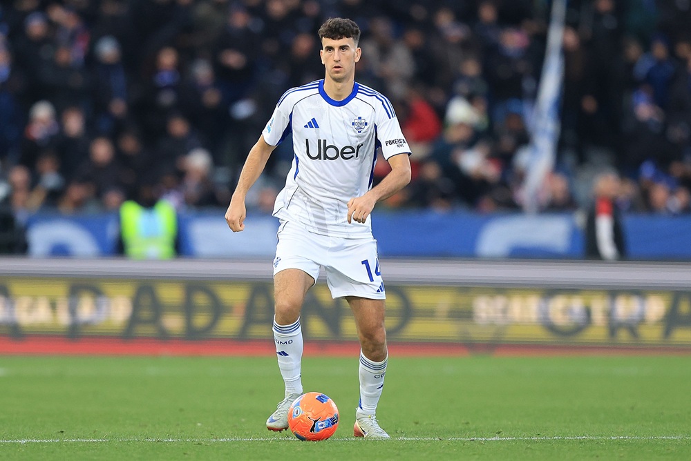 Jacobo Ramon of Como 1907 in action during the Serie A match between Pisa SC and Como 1907 at Arena Garibaldi on January 6, 2026 in Pisa, Italy. (Photo by Gabriele Maltinti/Getty Images)