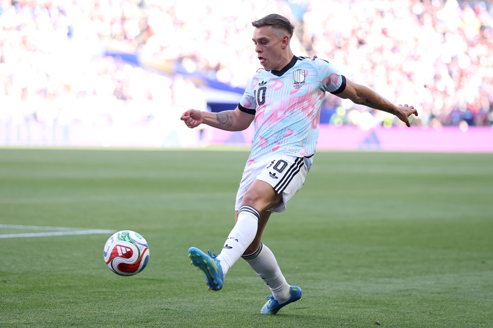 Leandro Trossard #10 of Belgium controls the ball during the FIFA World Cup 2026 Round of 16 match between USA and Belgium at Seattle Stadium on July 06, 2026 in Seattle, Washington. (Photo by Carl Recine/Getty Images)