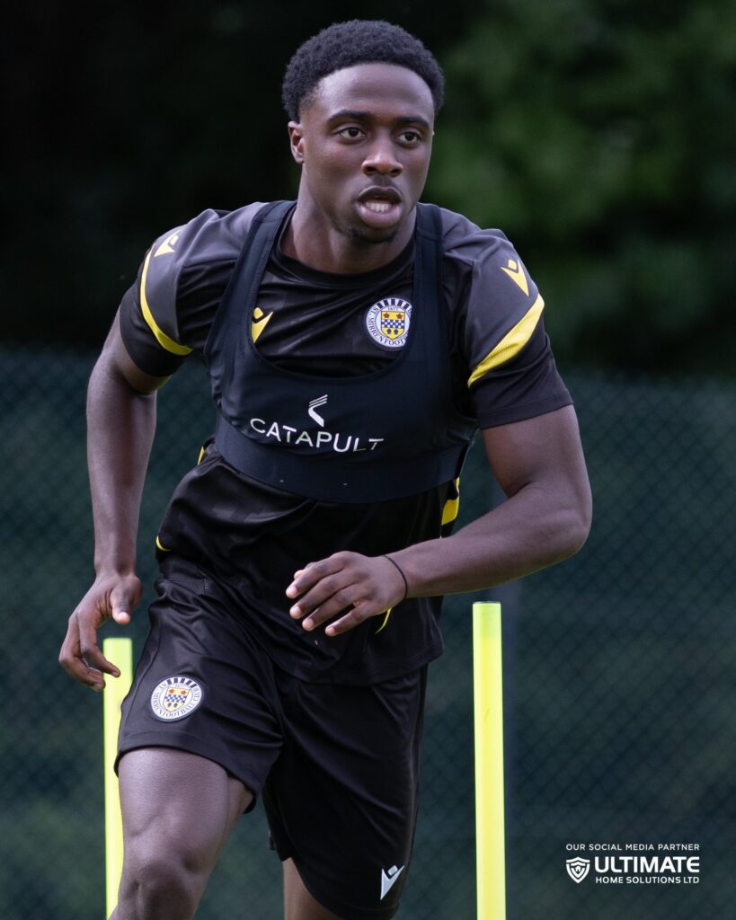 Ismeal Kabia with St. Mirren (Photo via St. Mirren Football Club on Instagram)