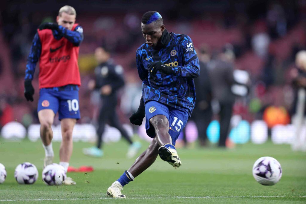 LONDON, ENGLAND - APRIL 23: Nicolas Jackson of Chelsea warms up prior to the Premier League match between Arsenal FC and Chelsea FC at Emirates Stadium on April 23, 2024 in London, England.(Photo by Alex Pantling/Getty Images)