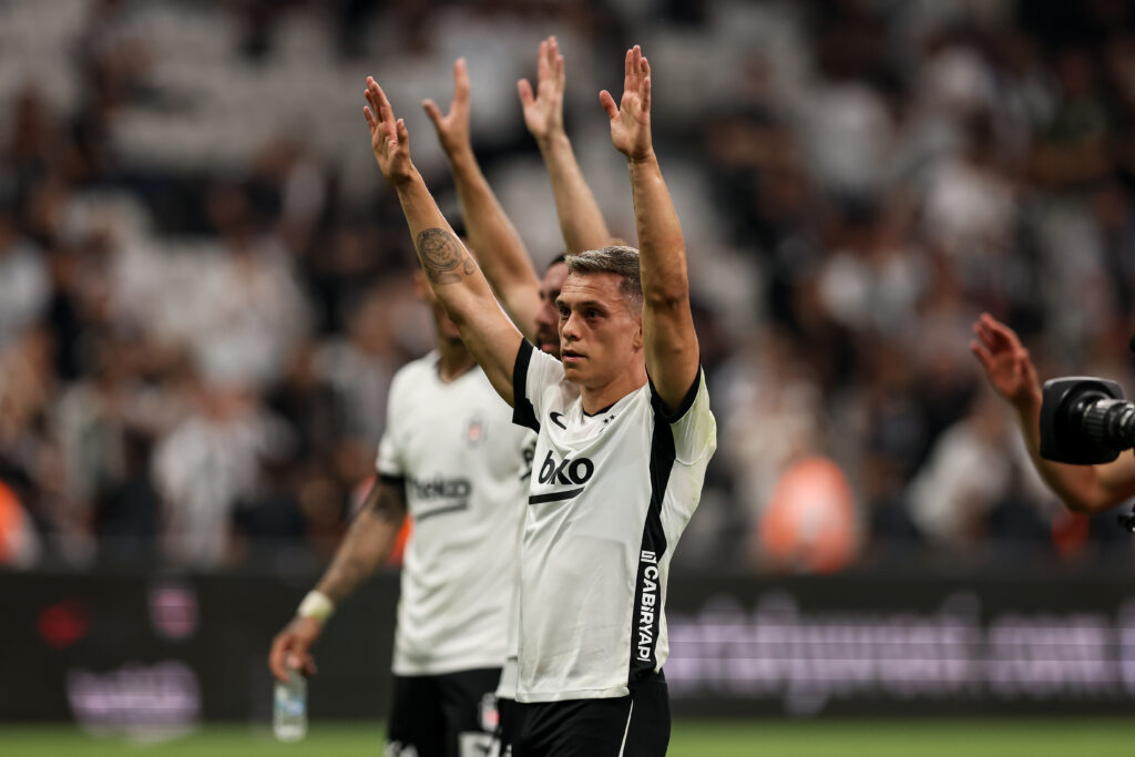 Leandro Trossard makes Besiktas debut in Europa League 4 ISTANBUL, TURKEY - AUGUST 13: Leandro Trossard of Besiktas shows appreciation to the fans during the UEFA Europa League 2026/27 third qualifying round second leg match between Besiktas JK and Hradec Kralove at Besiktas Park on August 13, 2026 in Istanbul, Turkey. (Photo by Ahmad Mora/Getty Images)