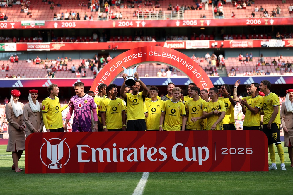 New analysis shows Arsenal unfairly denied Emirates Cup goal 2 Players of Borussia Dortmund celebrate winning the 2026 Emirates Cup after the pre-season friendly match between Arsenal FC and Borussia Dortmund at Emirates Stadium on August 09, 2026 in London, England. (Photo by Alex Pantling/Getty Images)