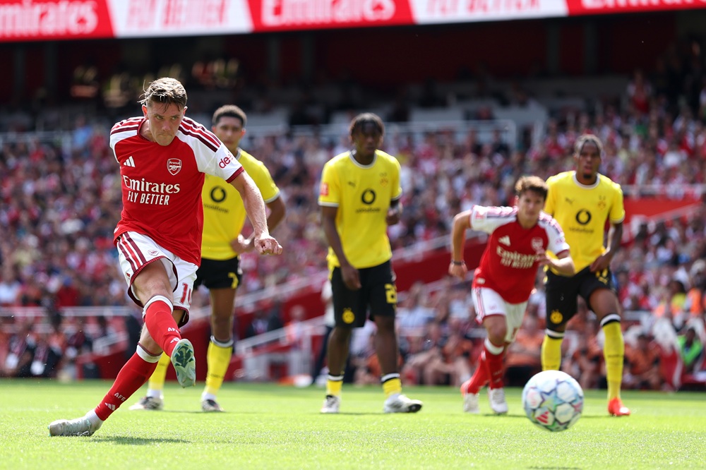 Arsenal's Gyokeres taken aback by Community Shield question 2 Viktor Gyokeres of Arsenal scores a penalty for his team’s second goal during the pre-season friendly match between Arsenal FC and Borussia Dortmund at Emirates Stadium on August 09, 2026 in London, England. (Photo by Justin Setterfield/Getty Images)
