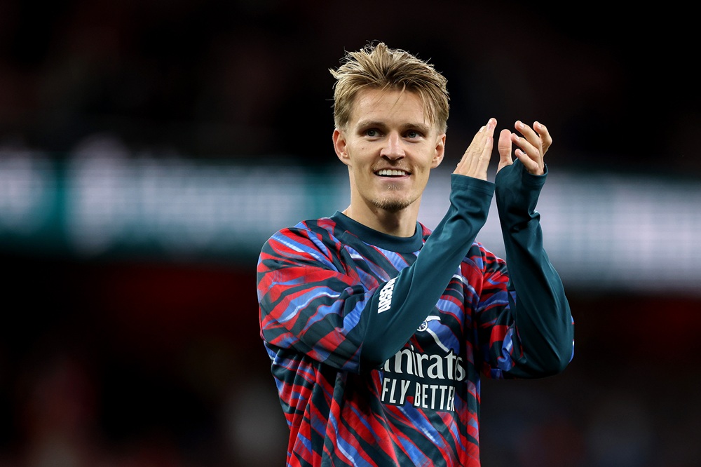 Martin Odegaard of Arsenal acknowledges the fans after the Premier League 2026/27 match between Arsenal FC and Coventry City at Emirates Stadium on August 21, 2026 in London, England. (Photo by Justin Setterfield/Getty Images)