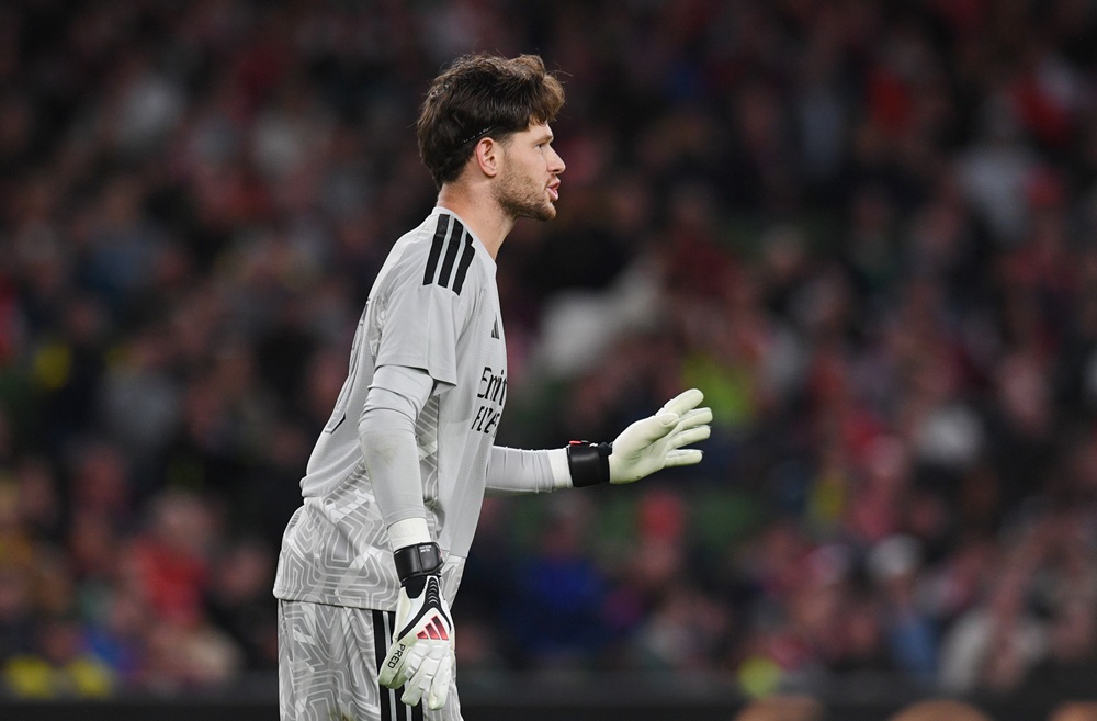 Illan Meslier of Arsenal FC reacts during the pre-season friendly match between Arsenal FC and Real Betis Balompie at Aviva Stadium on August 05, 2026 in Dublin, Ireland. (Photo by Charles McQuillan/Getty Images)