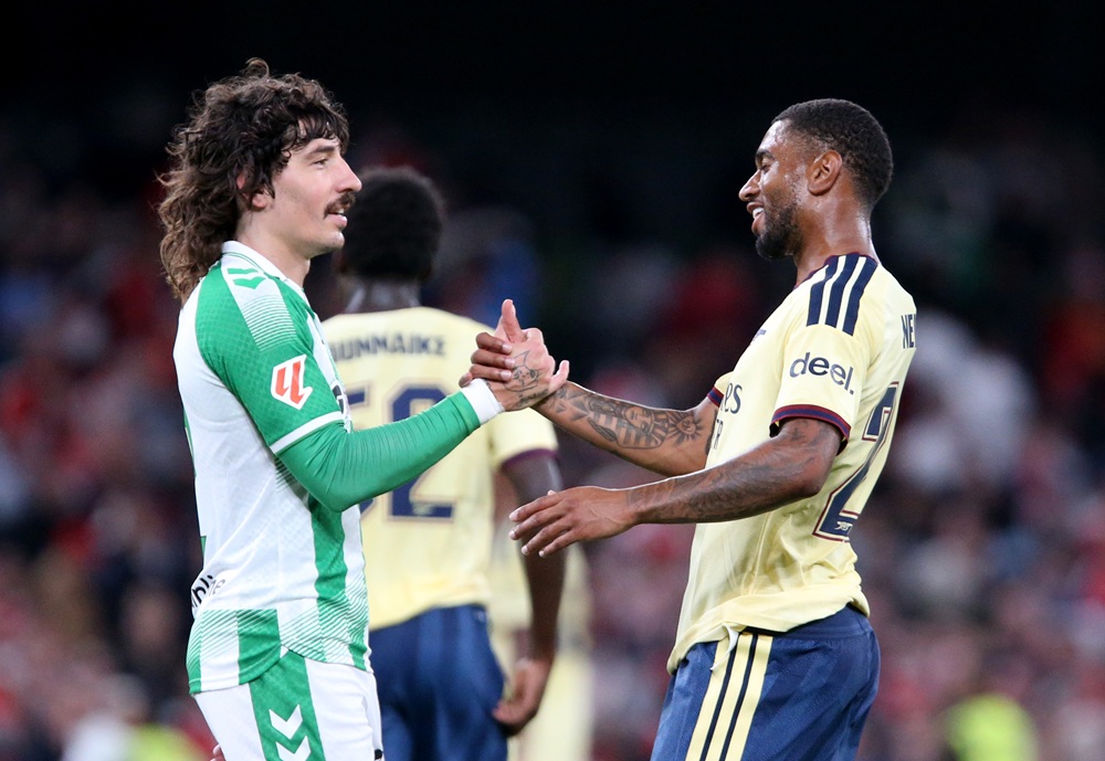 Bellerin has kind words for Arsenal after Real Betis friendly 1 Reiss Nelson of Arsenal FC shakes hands with Hector Bellerin of Real Betis Balompie after during the pre-season friendly match between Arsenal FC a...