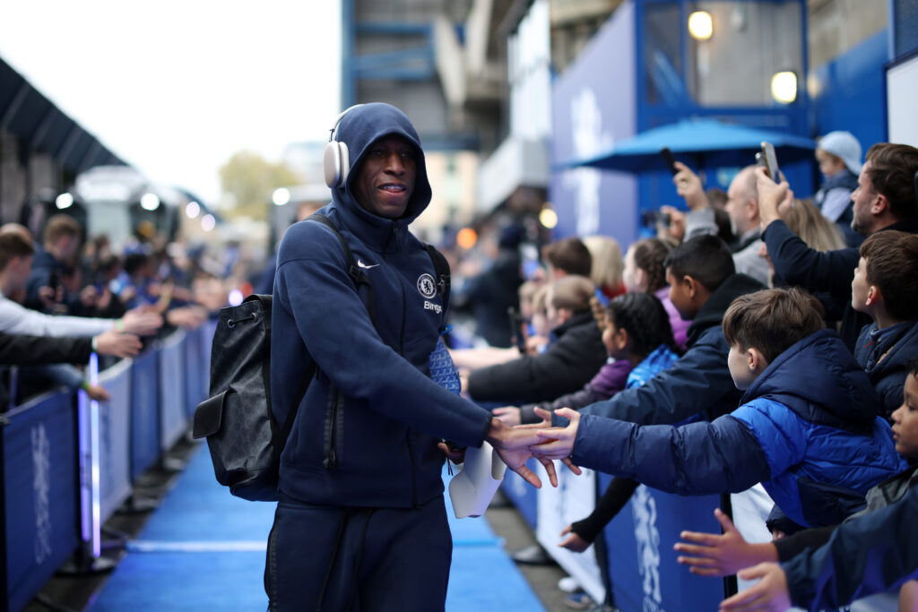 LONDON, ENGLAND - NOVEMBER 10: Nicolas Jackson of Chelsea arrives at the stadium prior to the Premier League match between Chelsea FC and Arsenal FC at Stamford Bridge on November 10, 2024 in London, England. (Photo by Ryan Pierse/Getty Images)
