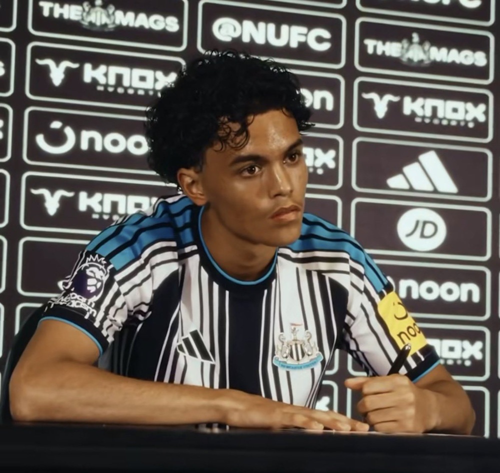 Kyran Thompson signing for Newcastle United (Photo via Thompson on Instagram)