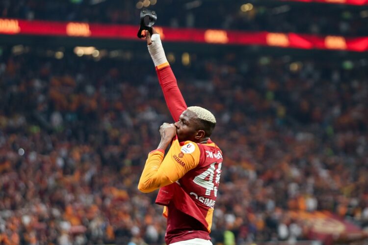 Victor Osimhen of Galatasaray celebrates after scoring his team's first goal during the Trendyol Süper Lig match between Galatasaray SK and Fenerba...