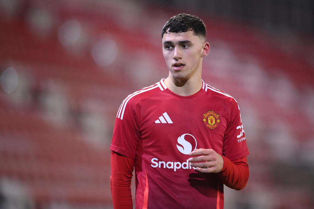 Arsenal push for double youth deal with Manchester United