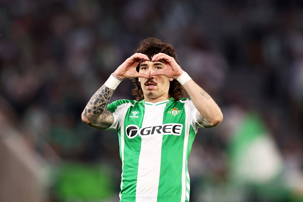 Bellerin has kind words for Arsenal after Real Betis friendly 3 Hector Bellerin of Real Betis celebrates scoring his team's first goal during the LaLiga EA Sports match between Real Betis Balompie and RC Celta de Vigo at Estadio La Cartuja on March 15, 2026 in Seville, Spain. (Photo by Fran Santiago/Getty Images)