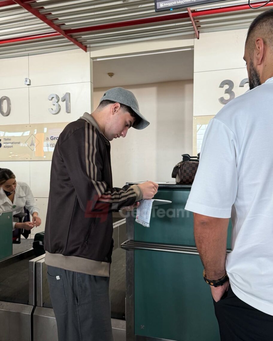 Andria Bartishvili on his way to Arsenal (Photo via Geo__team on Instagram)