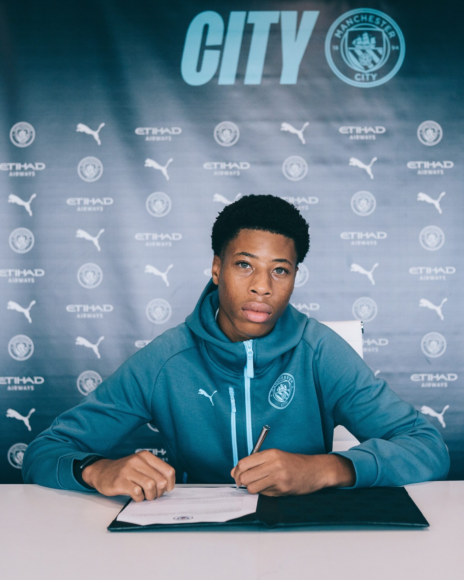 Arsenal youngster joins Manchester City