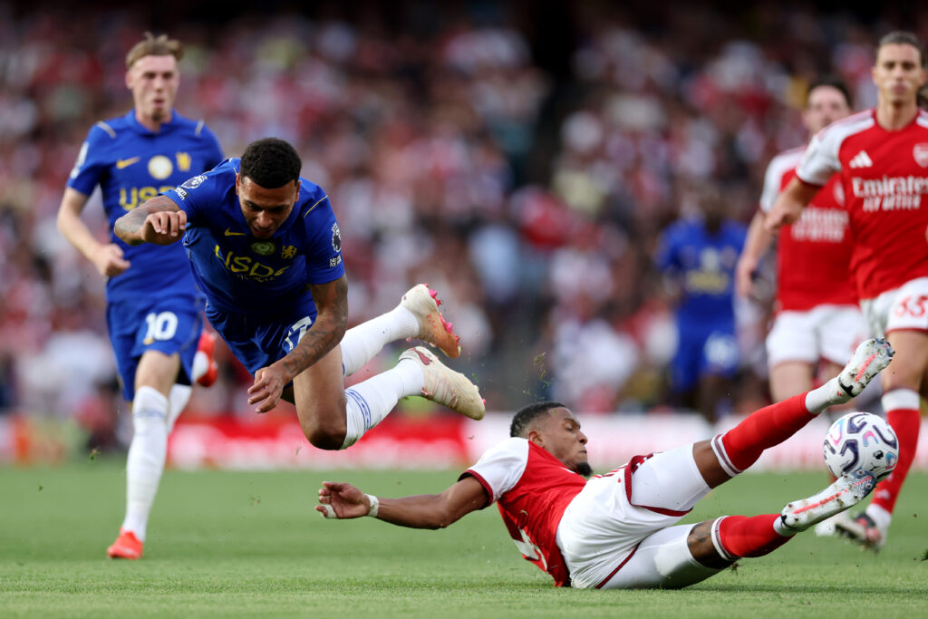 LONDON, ENGLAND - SEPTEMBER 06: Morgan Rogers of Chelsea is tackled by Ezri Konsa of Arsenal during the Premier League 2026/27 match between Arsenal FC and Chelsea FC at Emirates Stadium on September 06, 2026 in London, England. (Photo by Ryan Pierse/Getty Images)