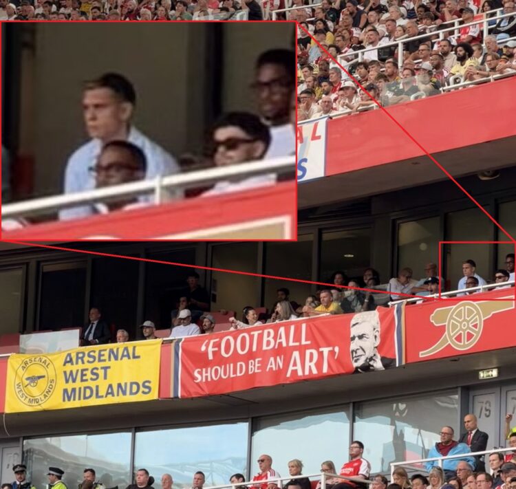 Leandro Trossard watching Arsenal-Chelsea with Jurrien Timber (Photo via @nerdyawayfan on Twitter)