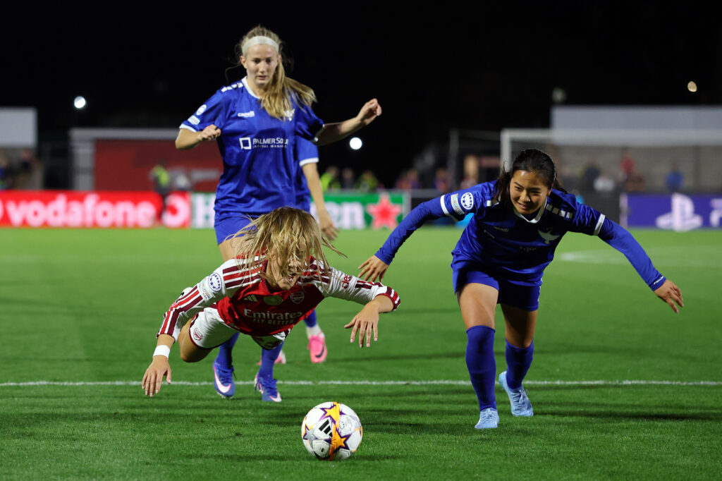 BOREHAMWOOD, ENGLAND - SEPTEMBER 22: Selina Cerci of Arsenal is fouled by Yukina Sakabe of HB Koge, which resulted in a penalty during the UEFA Women's Champions League 2026/27 League Phase MD1 match between Arsenal FC and HB Koge Women at Meadow Park on September 22, 2026 in Borehamwood, England. (Photo by Justin Setterfield/Getty Images)