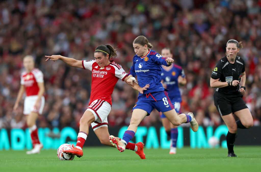 LONDON, ENGLAND - SEPTEMBER 19: Mariona Caldentey of Arsenal is challenged by Jess Park of Manchester United during the Barclays Women's Super League 2026/27 match between Arsenal FC and Manchester United at Emirates Stadium on September 19, 2026 in London, England. (Photo by Sarah Ray-Gain/Getty Images)
