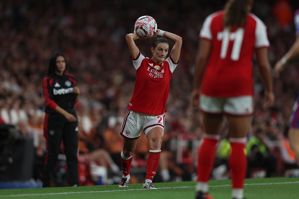 Emily Fox of Arsenal FC takes a throw in during the Barclays Women's Super League 2026/27 match between Arsenal FC and Manchester United at Emirates Stadium on September 19, 2026 in London, England. (Photo by Sarah Ray-Gain/Getty Images)