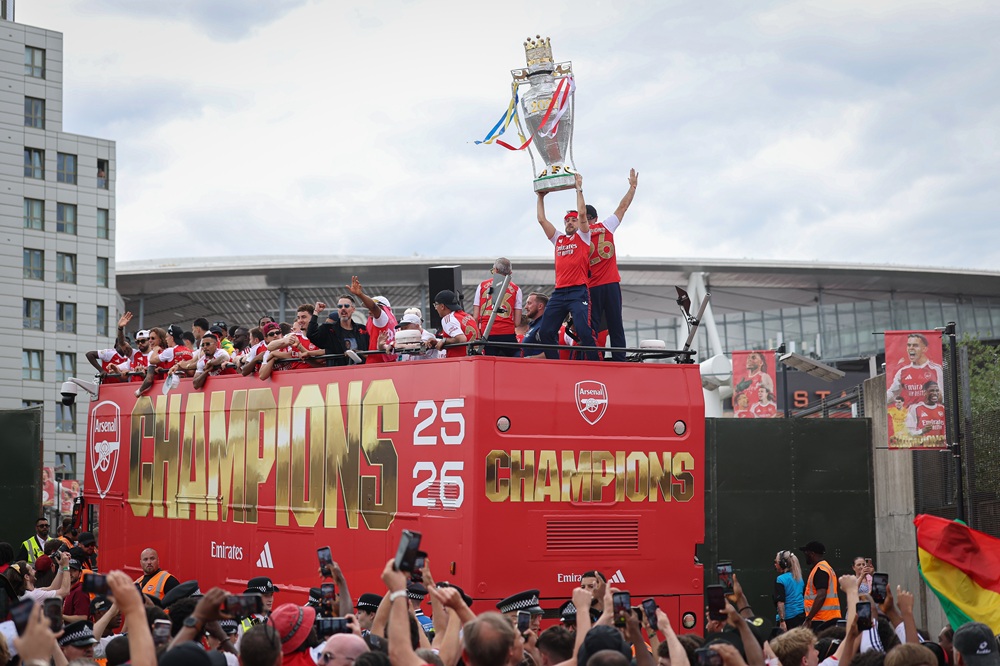 Arteta's assistants in process of renewing Arsenal contracts 2 Arsenal set piece coach Nicolas Jover lifts a large replica Premier League trophy as the bus pulls back into the Emirates stadium during the Arsenal Trophy Parade on May 31, 2026 in Islington, England. Arsenal clinched their first Premier League title in 22 years earlier this month. (Photo by Alex Pantling/Getty Images)