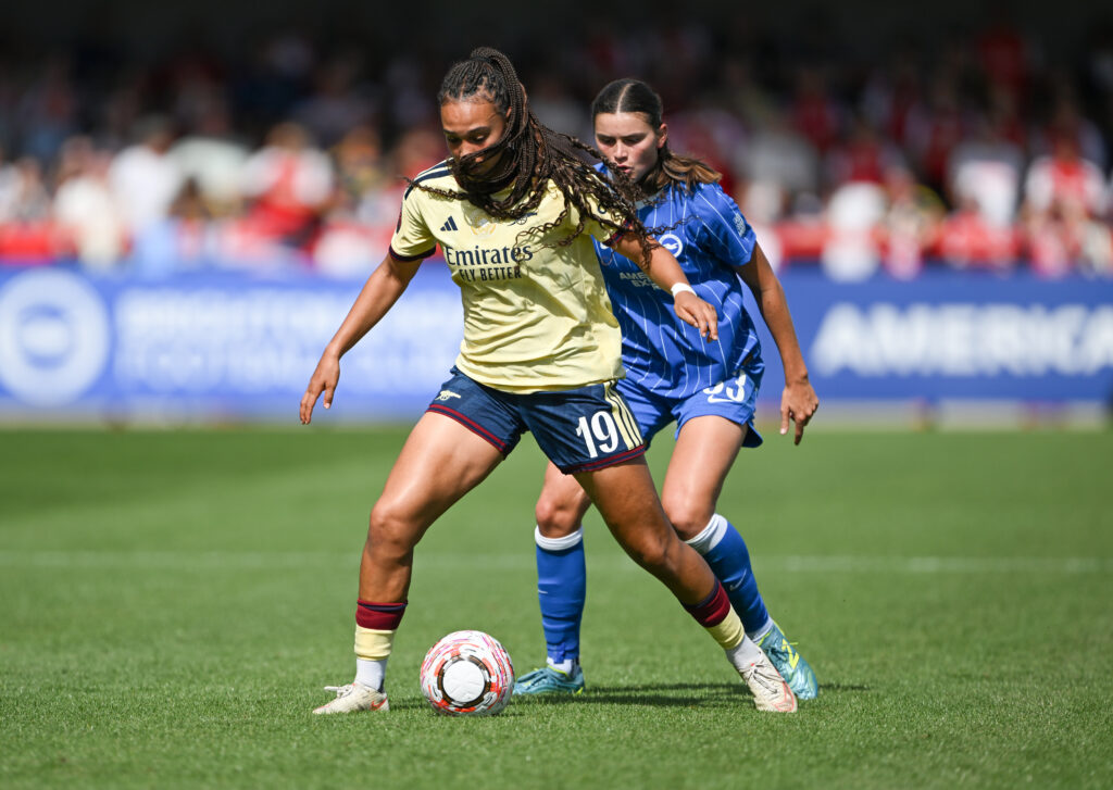 CRAWLEY, ENGLAND - SEPTEMBER 06: Lisa Baum of Arsenal is challenged by Charlize Rule of Brighton & Hove Albion during the Barclays Women's Super League 2026/27 match between Brighton & Hove Albion and Arsenal FC at Broadfield Stadium on September 06, 2026 in Crawley, England. (Photo by Mike Hewitt/Getty Images)