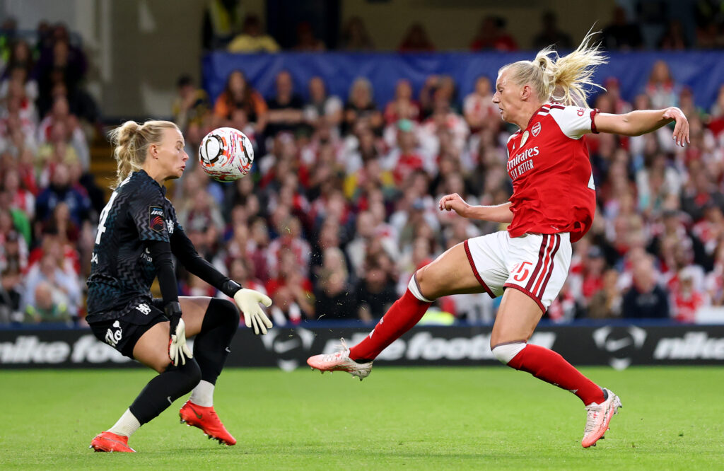 Renee Slegers gets full backing of Arsenal board amid slump 5 LONDON, ENGLAND - SEPTEMBER 27: Stina Blackstenius of Arsenal shoots and misses a chance under pressure from Hannah Hampton of Chelsea during the Barclays Women's Super League 2026/27 match between Chelsea FC and Arsenal FC at Stamford Bridge on September 27, 2026 in London, England. (Photo by Justin Setterfield/Getty Images)