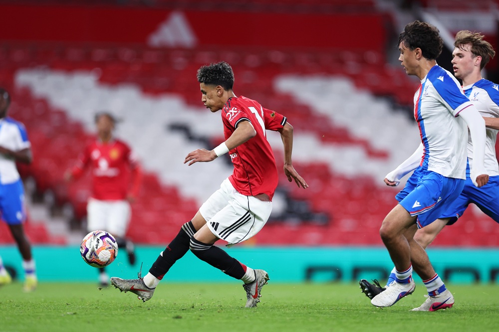 Arsenal-linked talent requests Manchester United contract termination 4 manchester united v crystal palace fa youth cup 2