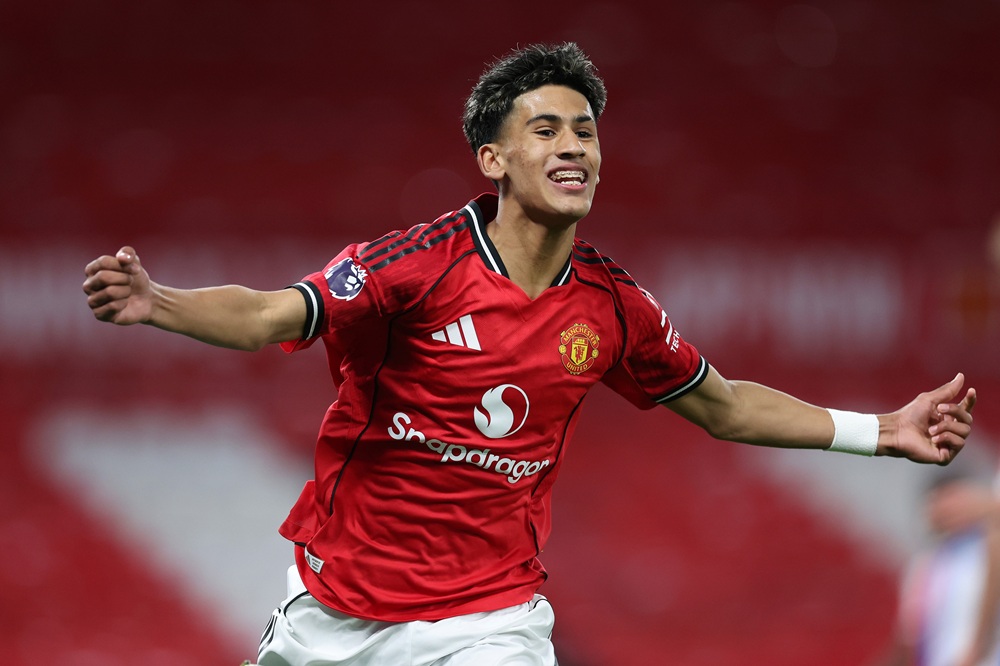 Arsenal-linked talent requests Manchester United contract termination 3 JJ Gabriel of Manchester United celebrates after scoring their first goal during the FA Youth Cup Semi Final match between Manchester United and Crystal Palace at Old Trafford on April 17, 2026 in Manchester, England. (Photo by Alex Livesey/Getty Images)