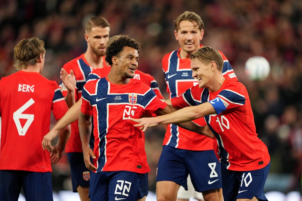 Arsenal 27yo hits 13 assists in 13 internationals 1 Oscar Bobb of Norway celebrates scoring his team’s first goal with Martin Odegaard during the UEFA Nations League 2026/27 group phase match between...