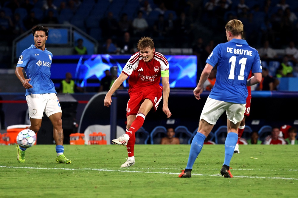 Arsenal break club record in Napoli win despite 1-0 result 4 Martin Odegaard of Arsenal FC scores his team's advantage goal during the UEFA Champions League 2026/27 League Phase MD1 match between SSC Napoli and Arsenal FC at Stadio Diego Armando Maradona on September 09, 2026 in Naples, Italy. (Photo by Maurizio Lagana/Getty Images)