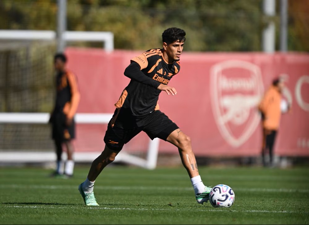 Piero Hincapie in training with Arsenal (Photo via Arsenal.com)