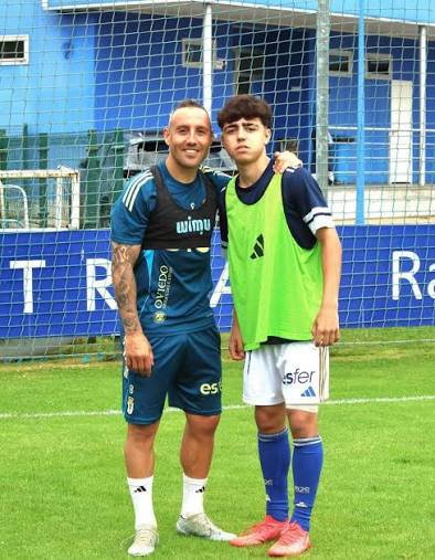 Santi Cazorla and Enzo Cazorla
