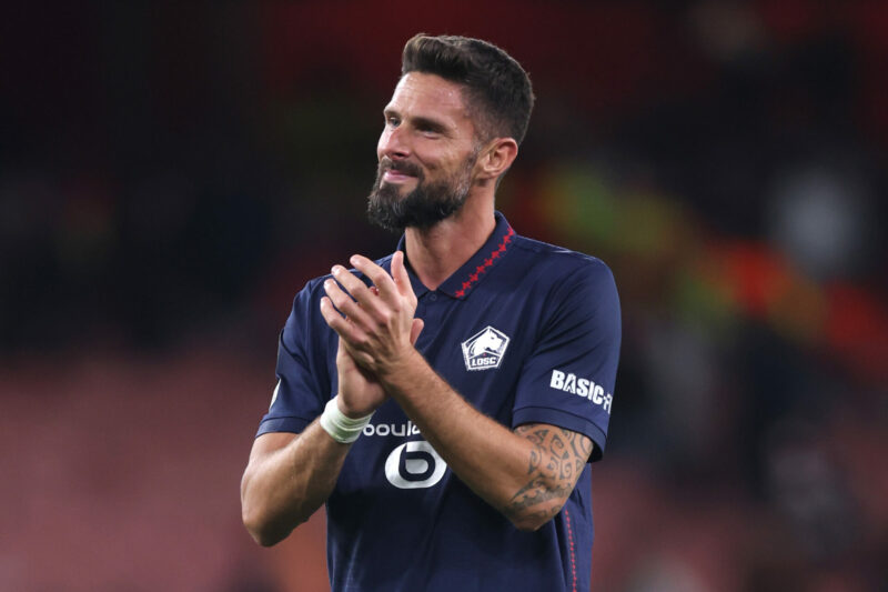 'Emotional' Giroud reveals Arsenal dressing room invite 3 ‘Emotional’ Giroud reveals Arsenal dressing room invite