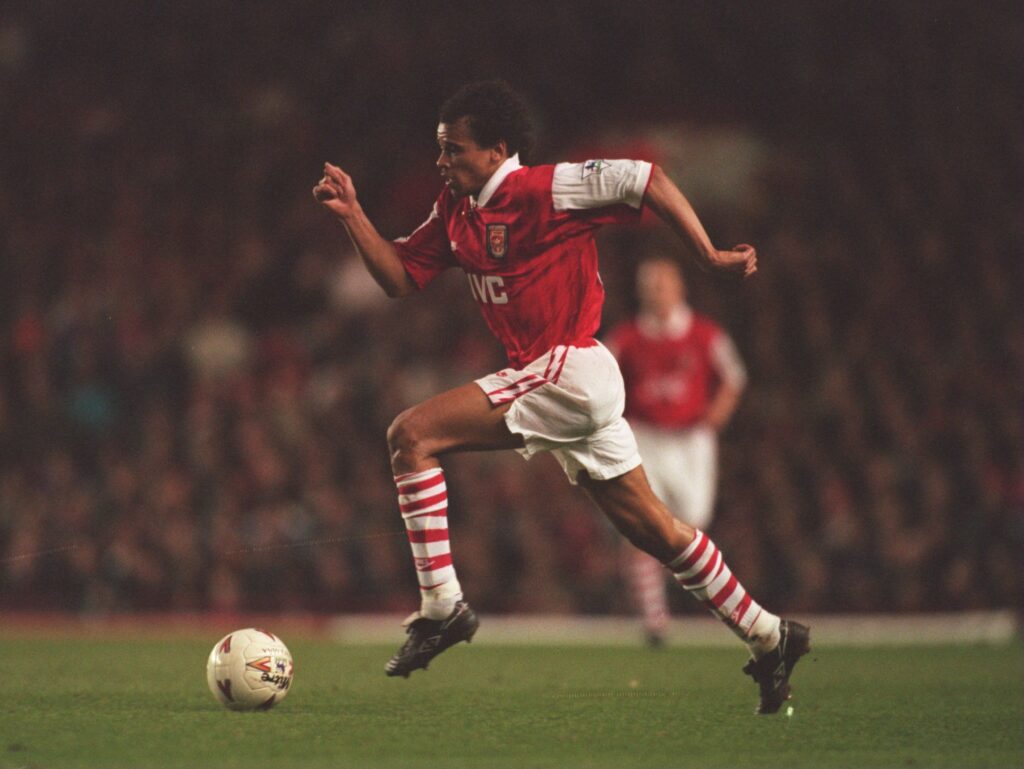 21 FEB 1995: GLENN HELDER OF ARSENAL IN FULL FLOW DURING THE ARSENAL AGAINST NOTTINGHAM FOREST FA IN THE PREMIERSHIP MATCH AT HIGHBURY STADIUM IN LONDON. Mandatory Credit: Clive Brunskill/ALLSPORT