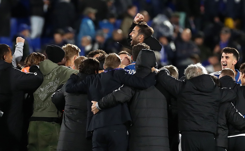 Fabregas admits regret after 4-1 win over Manchester United 4 Cesc Fabregas, Manager of Como 1907, celebrates with his players after the UEFA Champions League 2026/27 League Phase MD3 match between Como 1907 and Manchester United at Giuseppe Sinigaglia Stadium on October 21, 2026 in Como, Italy. (Photo by Marco Luzzani/Getty Images)