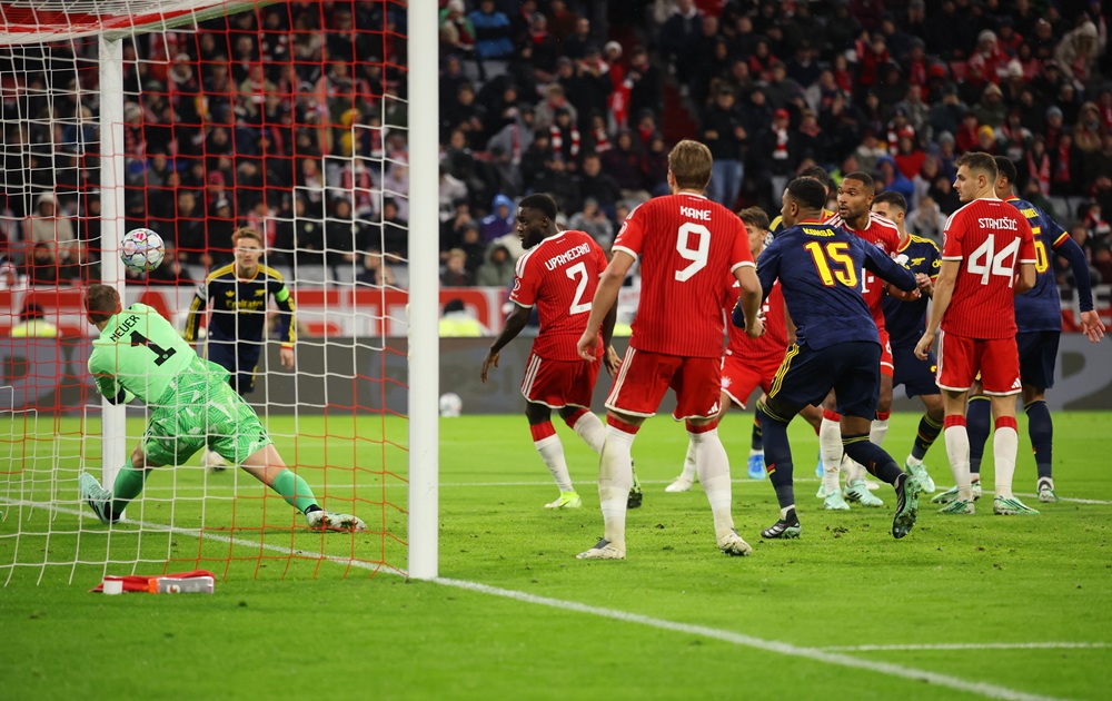 Manuel Neuer of FC Bayern Muenchen makes a save during the UEFA Champions League 2026/27 League Phase MD3 match between FC Bayern München and Arsenal FC at Football Arena Munich on October 21, 2026 in Munich, Germany. (Photo by Alex Grimm/Getty Images)