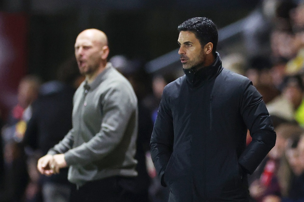 Why the penalty shootout coin-toss needs changing 6 Mikel Arteta, Manager of Arsenal, looks on alongside Matt Lawlor, Manager of Fleetwood Town, during the Carabao Cup Fourth Round match between Fleetwood Town and Arsenal at Highbury Stadium on October 27, 2026 in Fleetwood, England. (Photo by Lewis Storey/Getty Images)