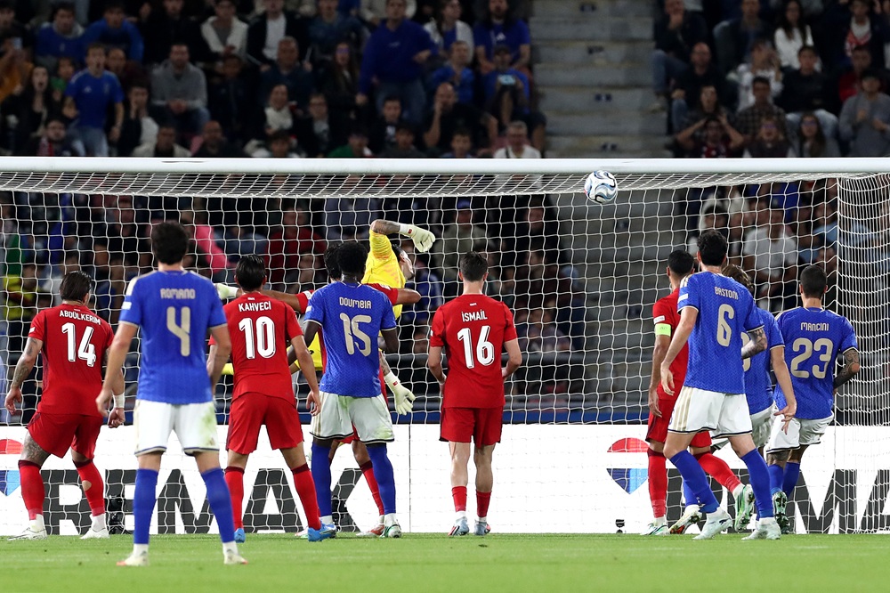 Manager praises Arsenal 'leader' after emotional 1st international goal 2 Riccardo Calafiori of Italy scores his team’s second goal past Ugurcan Cakir of Turkiye during the UEFA Nations League 2026/27 group phase match between Italy and Türkiye at Renato Dall'Ara Stadium on October 05, 2026 in Bologna, Italy. (Photo by Marco Luzzani/Getty Images)