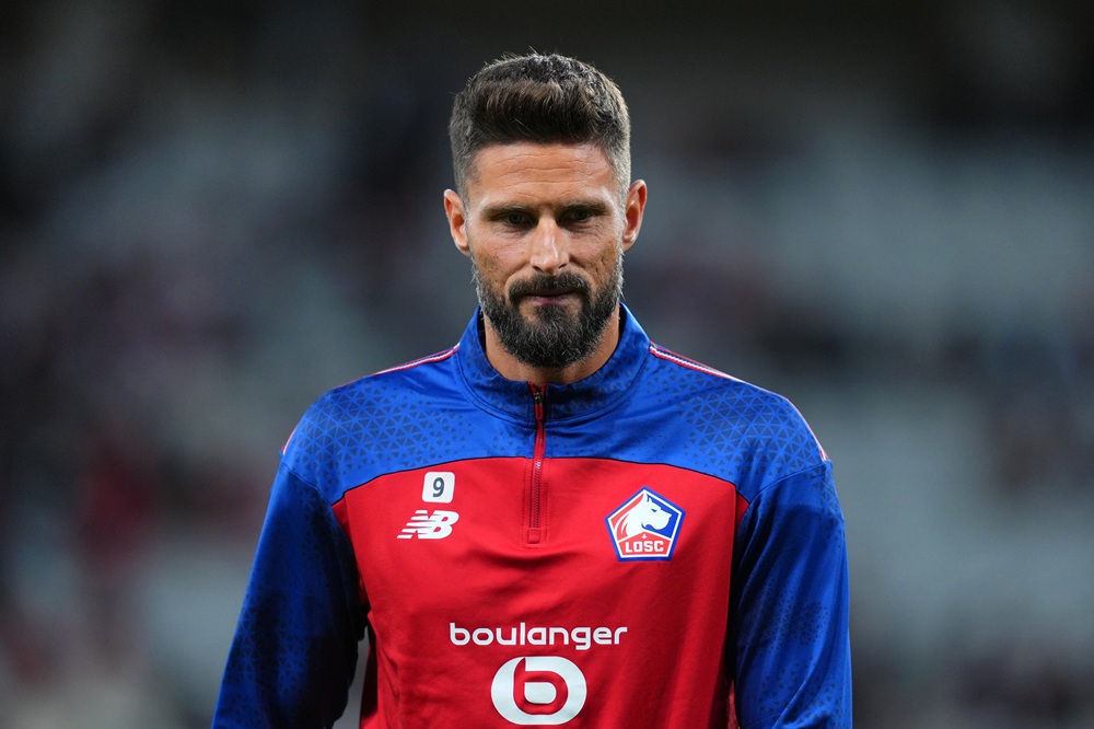 Olivier Giroud of LOSC Lille looks on as he warms up before the UEFA Champions League 2026/27 League Phase MD1 match between LOSC Lille and Real Betis Balompie at Stade Pierre Mauroy on September 08, 2026 in Lille, France. (Photo by Franco Arland/Getty Images)