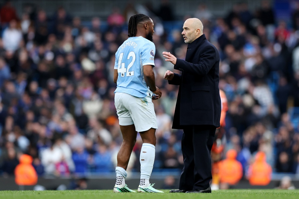 Enzo Maresca, Manager of Manchester City, speaks with Antoine Semenyo of Manchester City after the Premier League 2026/27 match between Manchester City and Ipswich Town at Etihad Stadium on October 17, 2026 in Manchester, England. (Photo by Michael Steele/Getty Images)
