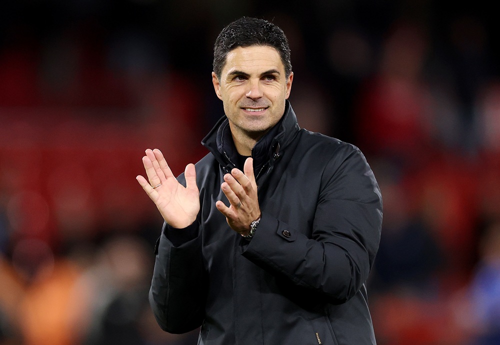 Forest boss names Arsenal pairing 'best in the world' 4 Mikel Arteta, Manager of Arsenal, applauds the fans after the Premier League 2026/27 match between Nottingham Forest FC and Arsenal FC at City Ground on October 18, 2026 in Nottingham, England. (Photo by Carl Recine/Getty Images)