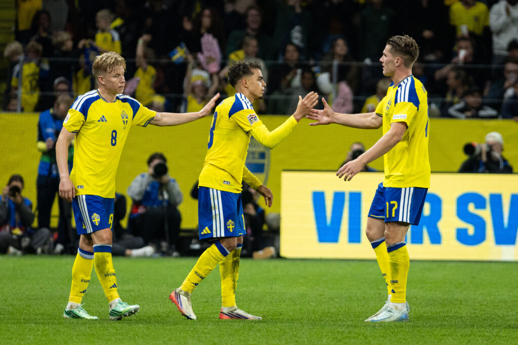SOLNA, SWEDEN - SEPTEMBER 28: Yasin Ayari of Sweden celebrates after scoring 2-1 with teammate Viktor Gyokeres during the UEFA Nations League 2026/27 group phase match between Sweden and Poland at Strawberry Arena on September 28, 2026 in Solna, Sweden. (Photo by Michael Campanella/Getty Images)