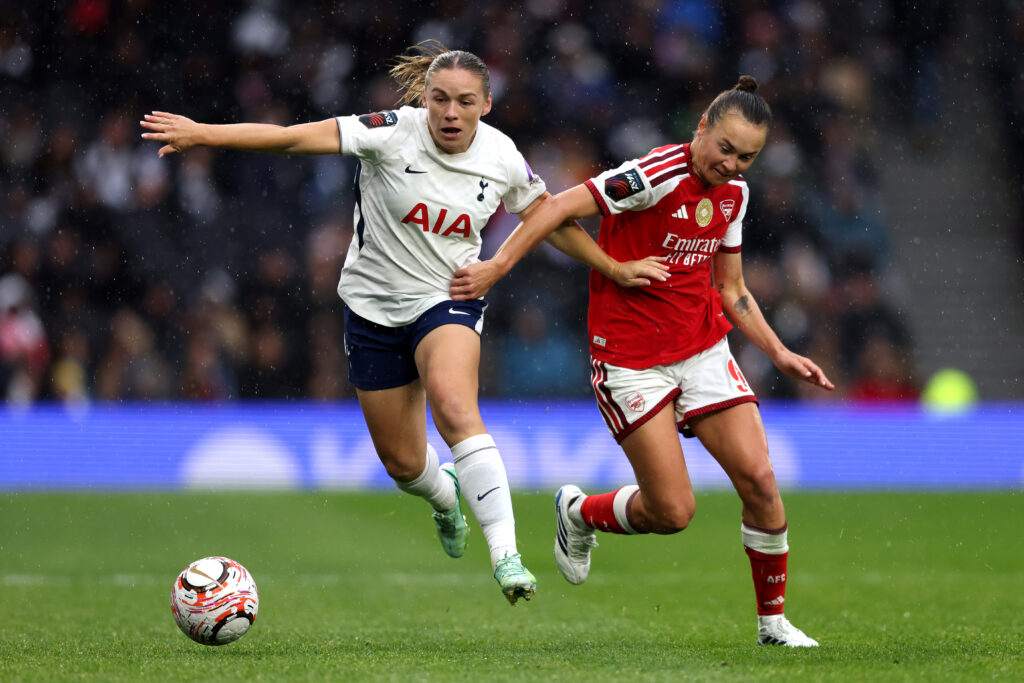 Arsenal claim massive 3 points at Tottenham but questions still remain 3 LONDON, ENGLAND - OCTOBER 24: Kirsty Hanson of Tottenham Hotspur runs with the ball under pressure from Caitlin Foord of Arsenal during the Barclays Women's Super League 2026/27 match between Tottenham Hotspur and Arsenal FC at Tottenham Hotspur Stadium on October 24, 2026 in London, England. (Photo by Paul Harding/Getty Images)