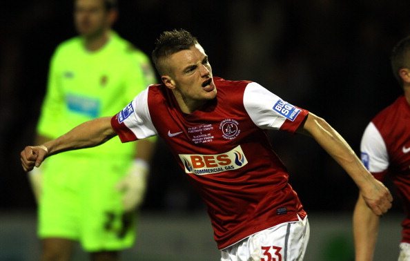 FLEETWOOD, ENGLAND - JANUARY 07: Jamie Vardy of Fleetwood Town celebrates after scoring his goal during the FA Cup sponsored by Budweiser third round match between Fleetwood Town and Blackpool at Highbury Stadium on January 7, 2012 in Fleetwood, England. (Photo by Alex Livesey/Getty Images)