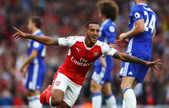 Walcott has started the season off well, surprising many critics who suggested his time at the Emirates was gradually coming to a halt. | Photo: Paul Gilham / Getty Images 