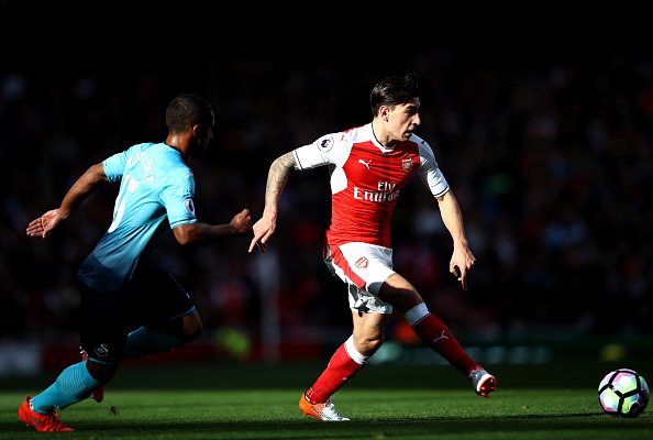 LONDON, ENGLAND - OCTOBER 15: Hector Bellerin of Arsenal in action during the Premier League match between Arsenal and Swansea City at Emirates Stadium on October 15, 2016 in London, England.