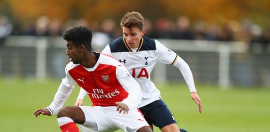 ENFIELD, ENGLAND - NOVEMBER 18: Gedion Zelalem of Arsenal is closed down by Tom Carroll of Tottenham Hotspur during the Premier League 2 match between Tottenham Hotspur and Arsenal at Tottenham Hotspur Training Centre on November 18, 2016 in Enfield, England. (Photo by Clive Rose/Getty Images)