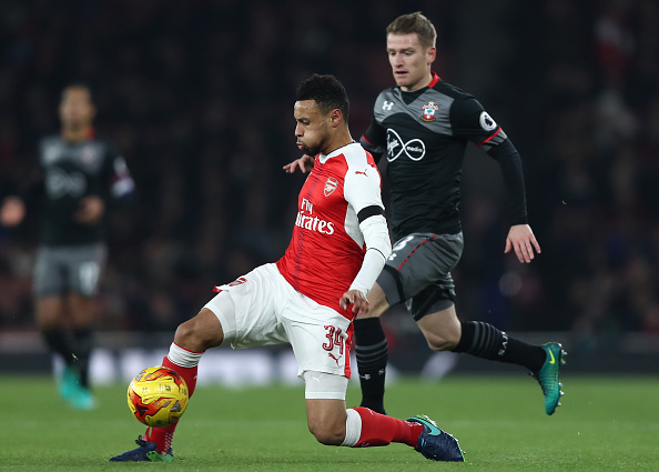 LONDON, ENGLAND - NOVEMBER 30: Francis Coquelin of Arsneal holds off pressure from Steven Davis of Southampton during the EFL Cup quarter final match between Arsenal and Southampton at the Emirates Stadium on November 30, 2016 in London, England. (Photo by Clive Rose/Getty Images)